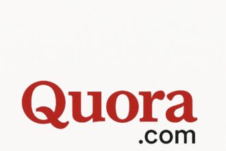 qurotrcom – A powerful portrait showcasing elegance and sophistication in formal black attire.