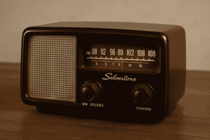 silvertone tube FM radio