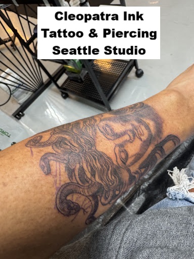 Seattle’s Favorite Tattoo Parlors: Styles, Services, FAQs and Reviews 2025 37 Cleopatra Ink Tattoo & Piercing Seattle Studio